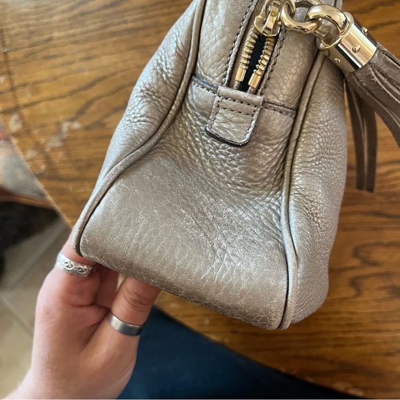 Gucci Soho Double Chain Interlocking G Soho Shoulder Bag Metallic Grey - Picture 10 of 16